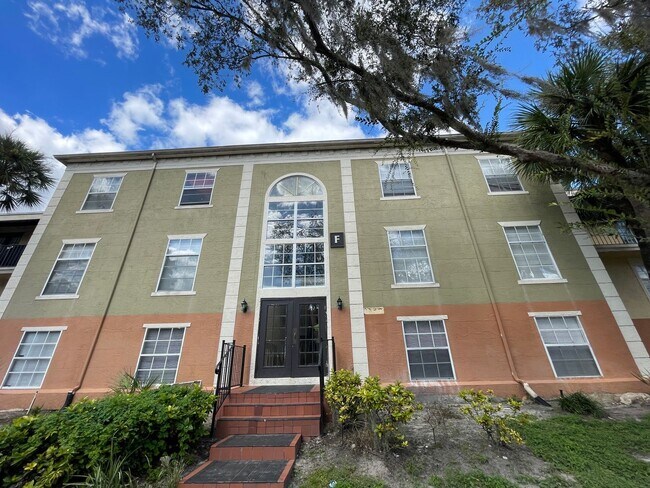 Primary Photo - 2 Bedroom/2 Bathroom 1st Floor Condo at Cy...