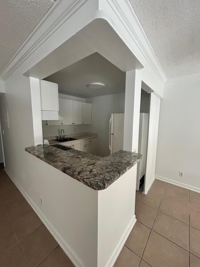 Building Photo - 555 Purdy Ln