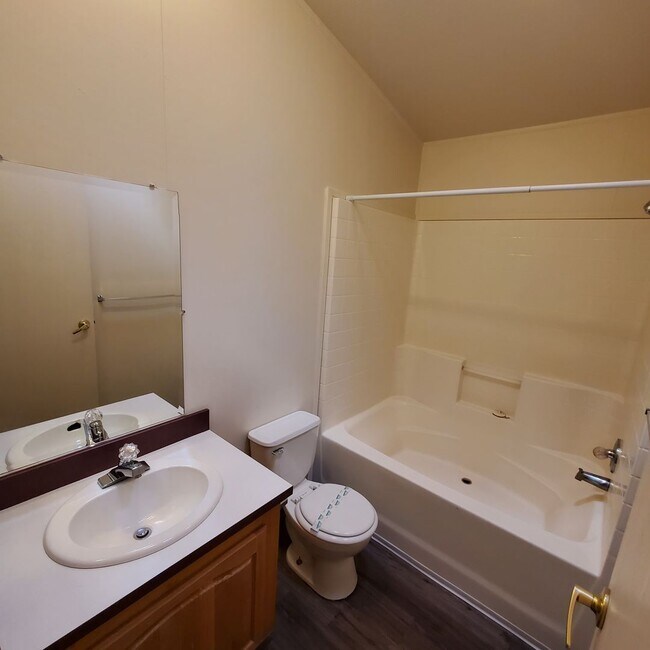 Building Photo - 33152 Fuchsia Ln