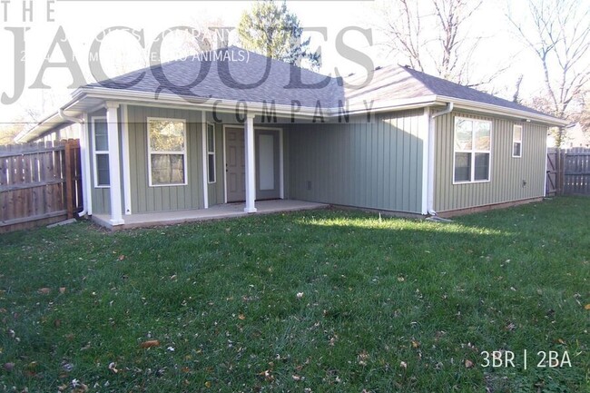 Building Photo - Very Clean 3 Bedroom 2 Bath 2 Car Garage i...