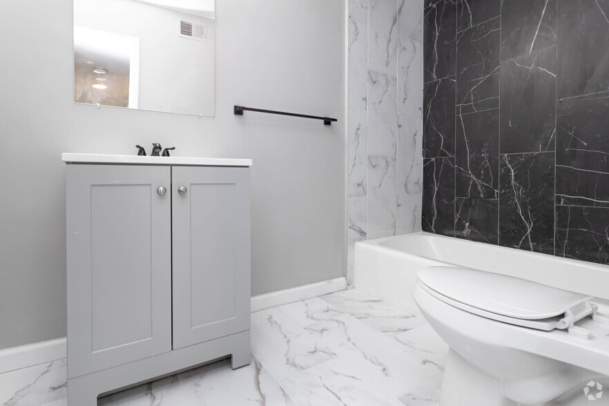 Bathroom - Breckenridge Apartments