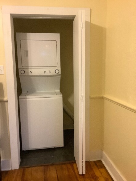 Building Photo - 410 Pacific Ave