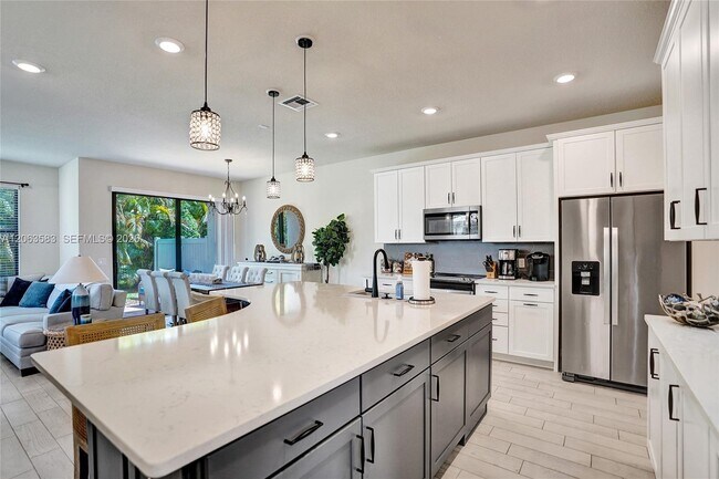 Building Photo - 8193 Cinch Way