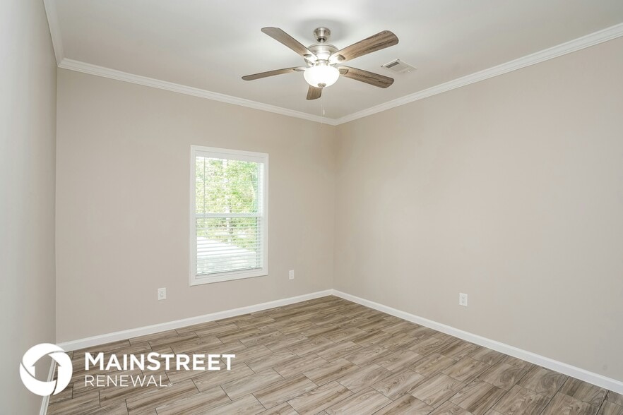 Building Photo - 9334 Crestview Dr