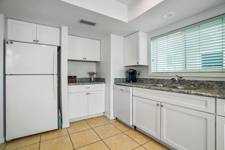 Building Photo - 6301 A1A S