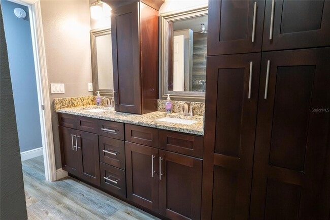 Building Photo - 1038 Singleton Cir