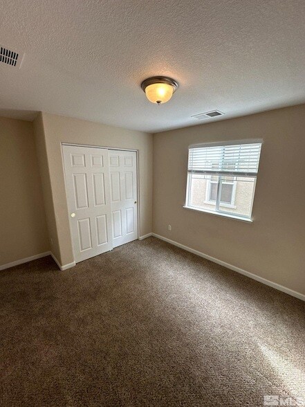 Building Photo - 3994 Dominus Dr