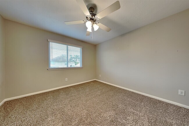 Building Photo - 21458 Hunter Hart Dr