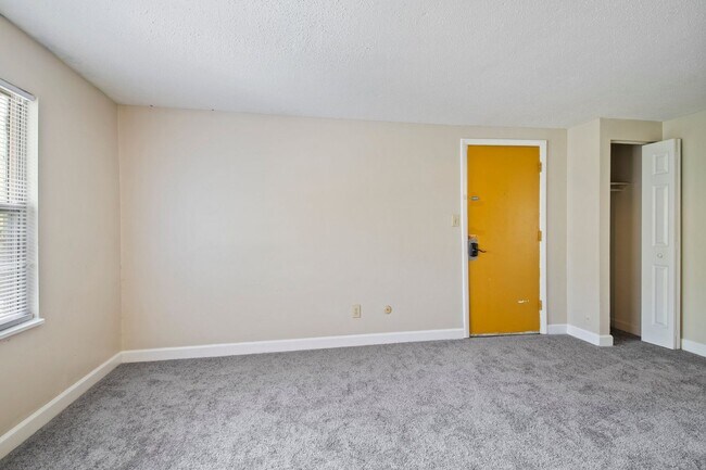 Building Photo - 3606 Balsam Ave