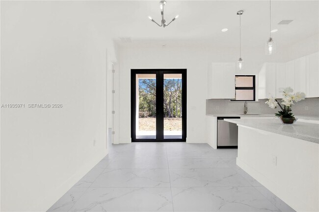 Building Photo - 66 Organ St