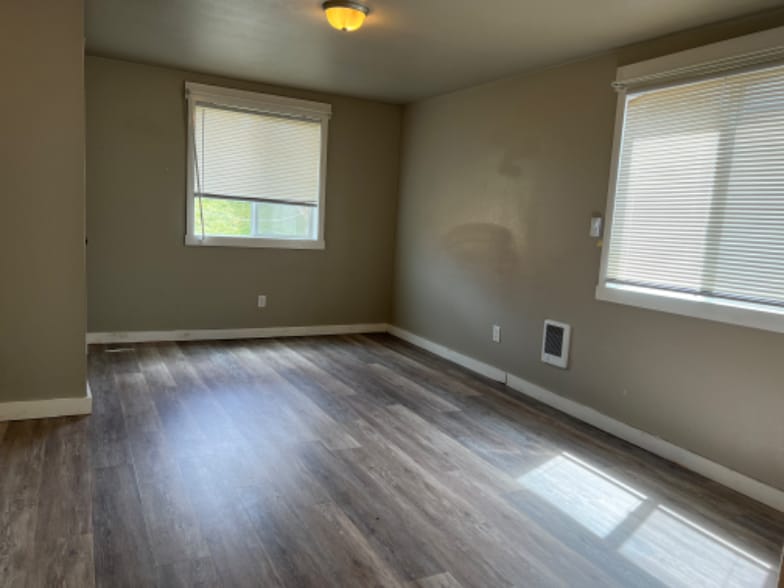Building Photo - 316 Cline Ave