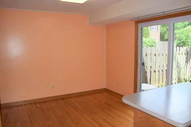 Building Photo - 3393 Burbank Dr