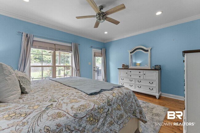 Building Photo - 25911 Tealwood Dr