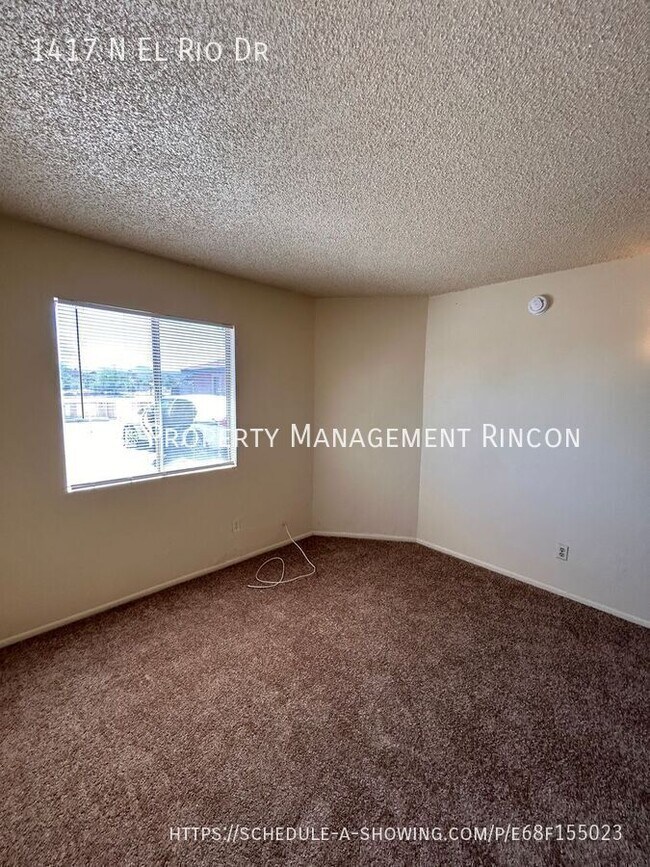 Building Photo - 1417 N El Rio Dr