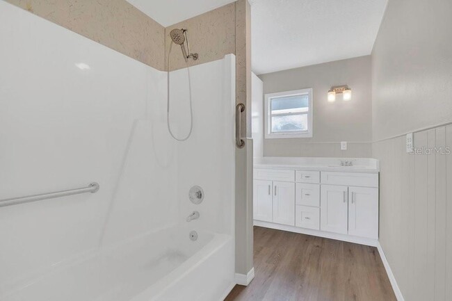 Building Photo - 14025 SE 54 Ct