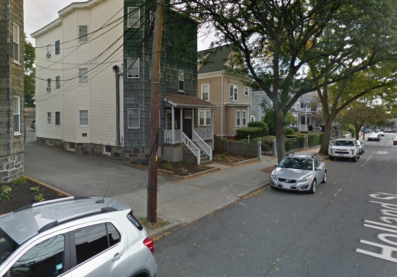 Building Photo - 221 Holland St