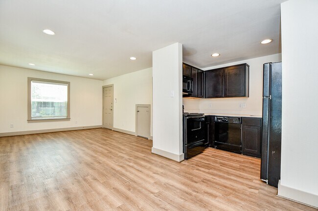 Building Photo - 1009 Enid St
