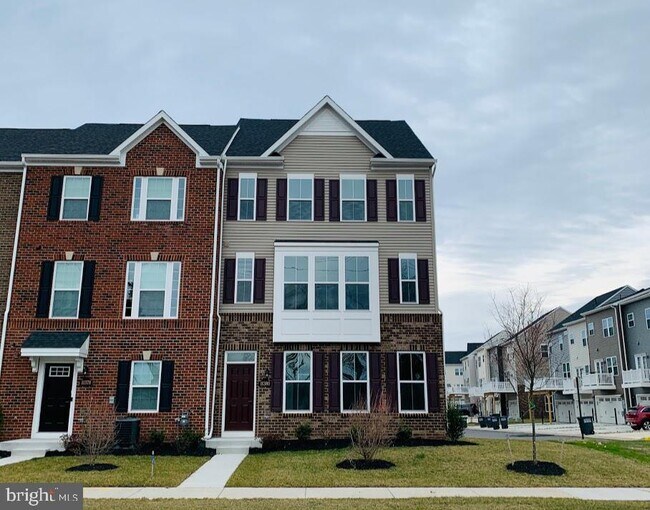 Building Photo - 11380 Willow Green Cir