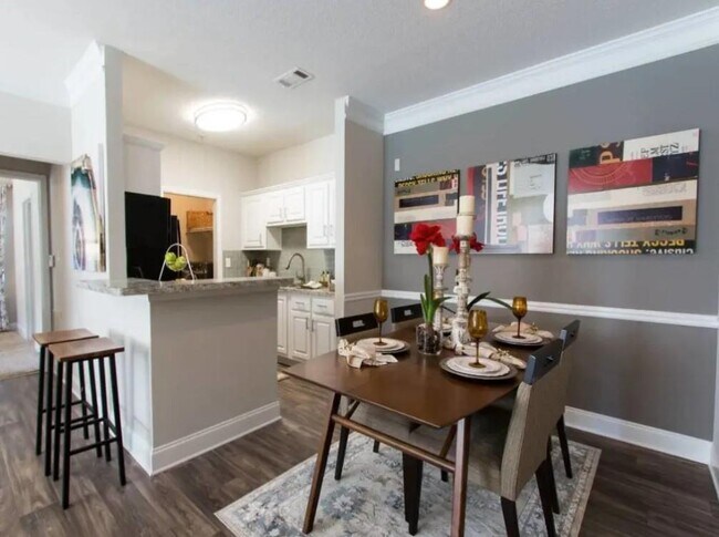 Building Photo - 100 Crossing Blvd