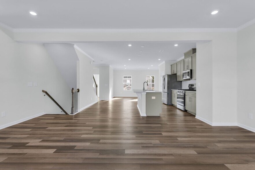 Building Photo - 104 Calvander Ln