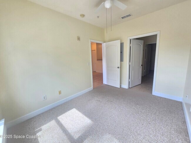 Building Photo - 6470 Borasco Dr