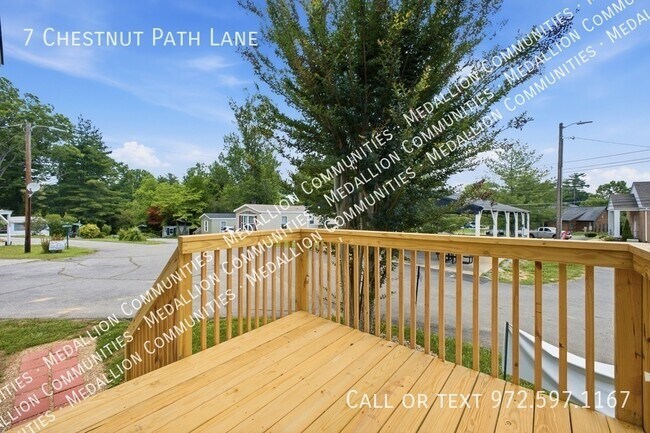 Building Photo - 7 Chestnut Path Ln