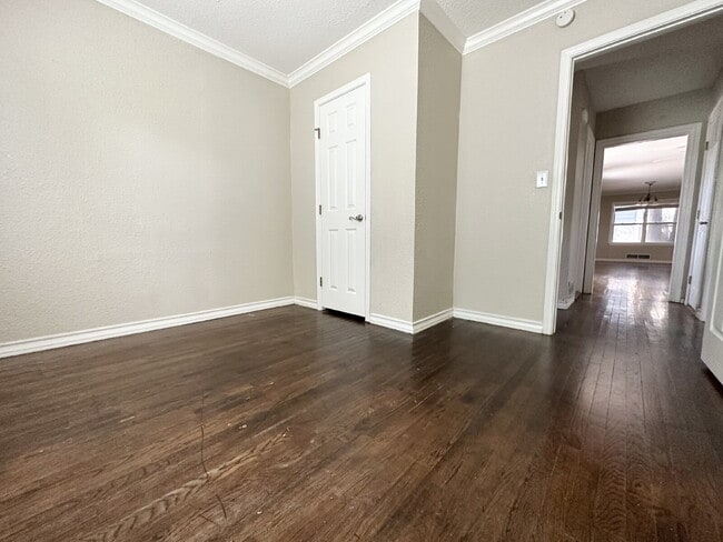 Building Photo - Spacious Home in Tech Terrace