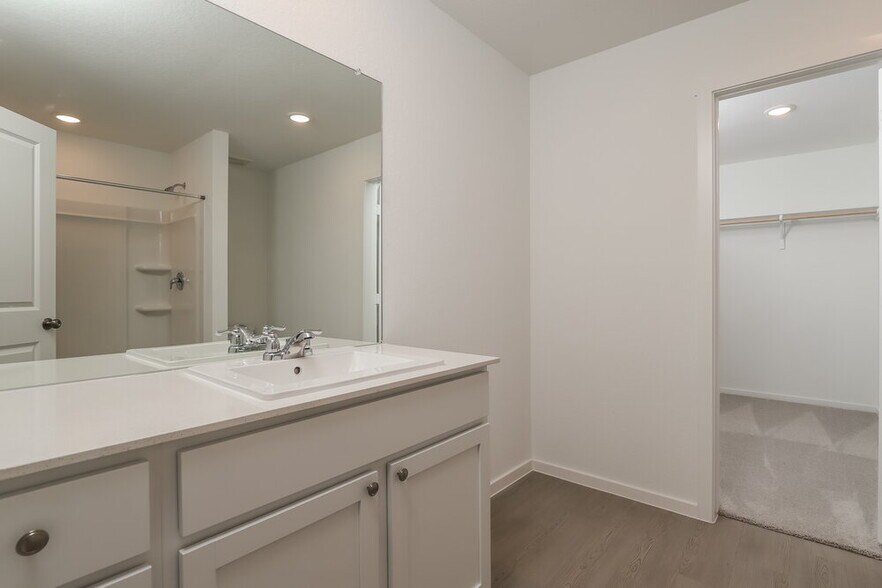 Building Photo - 253 Amy Aly