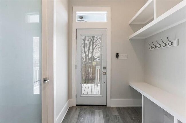 Building Photo - 2201 Esteban St