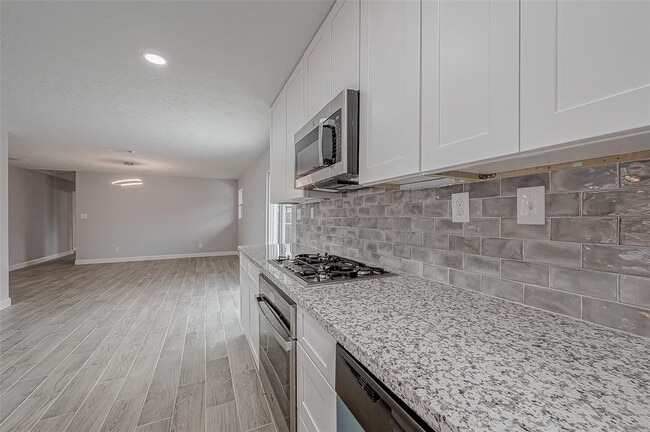Building Photo - 300 Lane Dr
