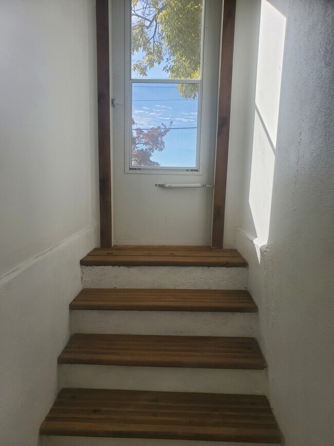 Building Photo - 2302 E Rosser Ave