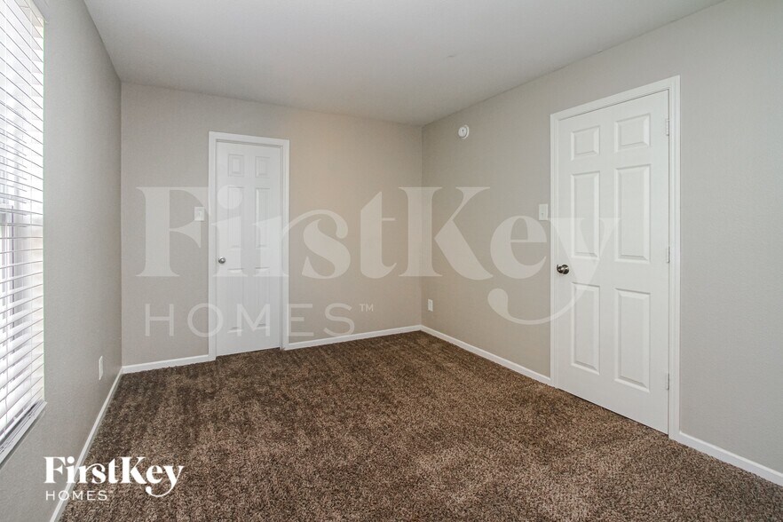 Building Photo - 8419 Burket Way