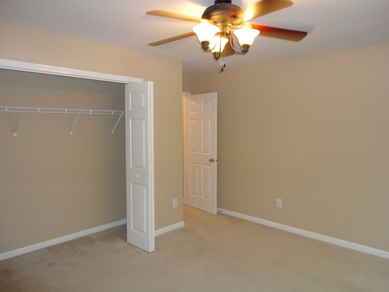 Building Photo - 81 W Quail Wood Ln