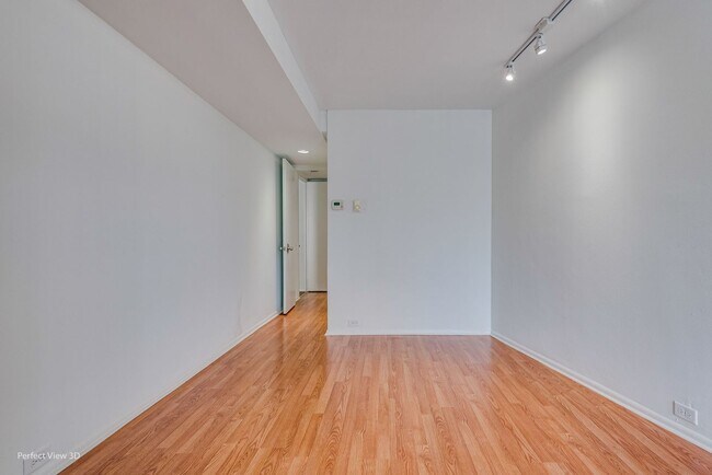 Building Photo - 300 N State St