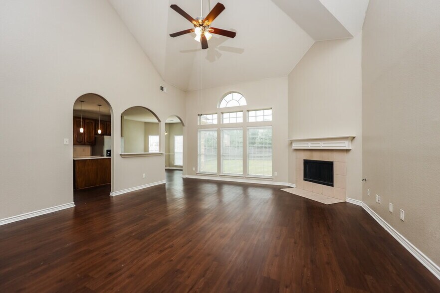 Building Photo - 100 Silverwood Dr