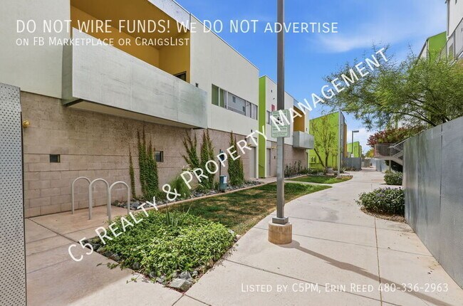Building Photo - 1111 W University Dr