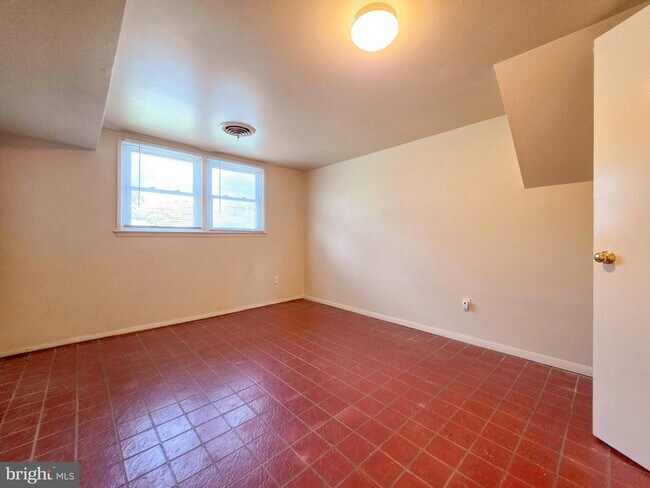 Building Photo - 7511 Elgar St