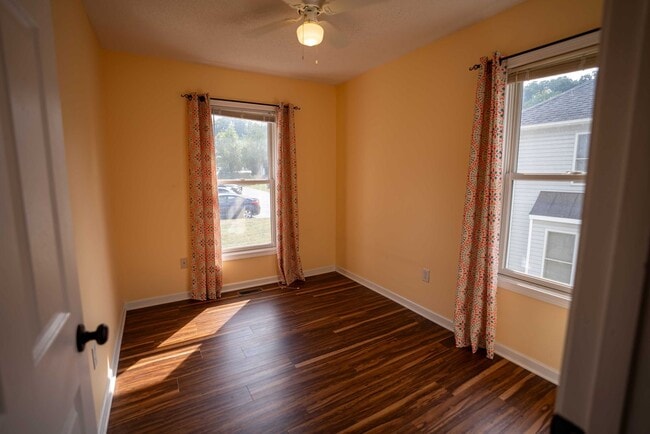 Building Photo - Townhouse in the City of Harrisonburg