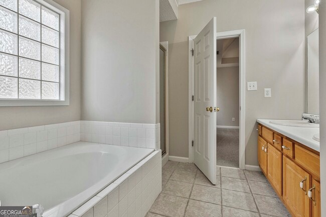 Building Photo - 12241 Crestwood Ct