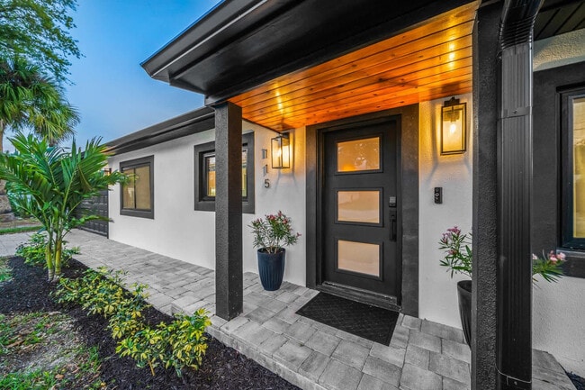 Building Photo - 115 Esther Dr