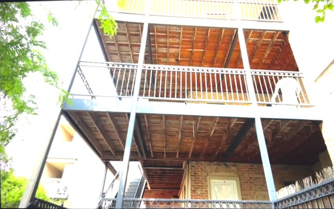 Building Photo - Lillie Plaza 410