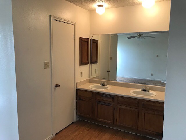 Building Photo - 7002 Silver Canyon