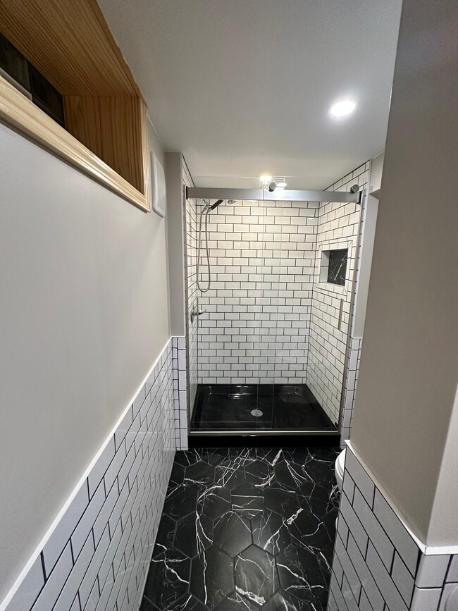 Building Photo - 3633 S 19th St