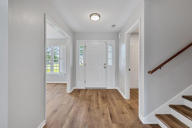 Building Photo - 3 bedroom Ranch in Justice Farm with FROG!