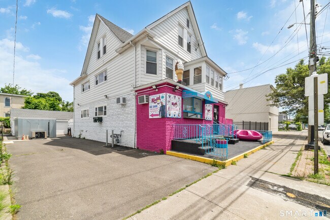 Building Photo - 712-714 Madison Ave