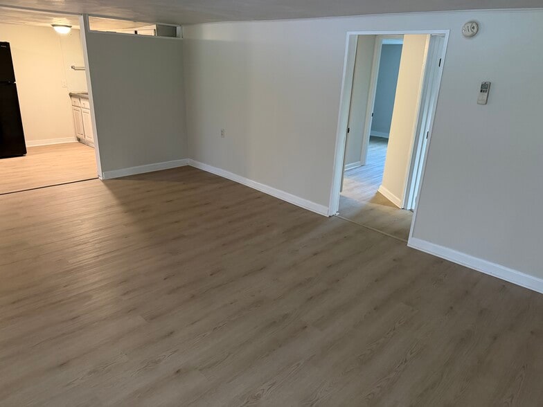 Building Photo - 2570 Sanger Ln