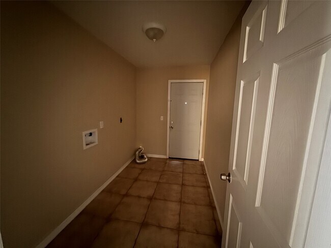 Building Photo - 311 Kansas St