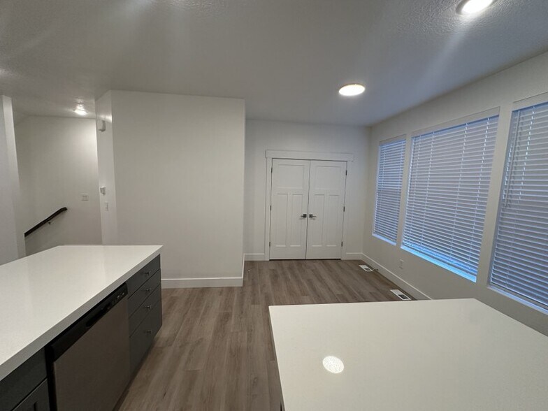 Building Photo - 1762 W 220 S