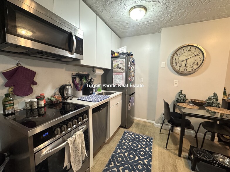 Building Photo - 89A Hudson St