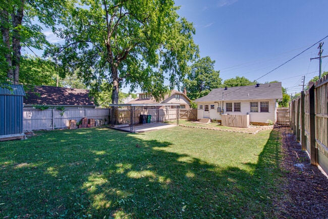 Building Photo - 2231 Blair Blvd